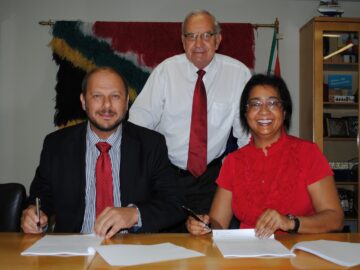 MoU with WCDA - Nico Fouche, Minister Dr Gerrit van Rensburg, Joyene Isaacs, 2014
